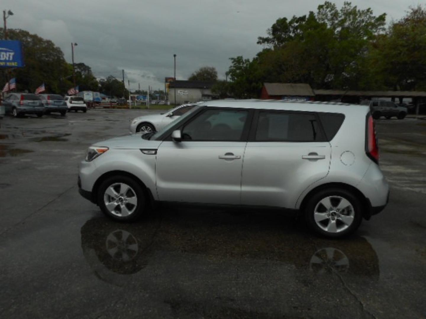 2018 SILVER KIA SOUL (KNDJN2A28J7) , located at 10405 Abercorn Street, Savannah, GA, 31419, (912) 921-8965, 31.988262, -81.131760 - Photo#1